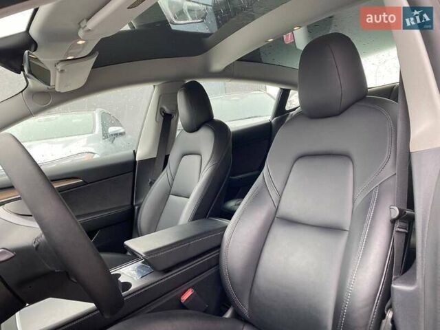 Сірий Тесла Модель 3, об'ємом двигуна 0 л та пробігом 51 тис. км за 23300 $, фото 12 на Automoto.ua
