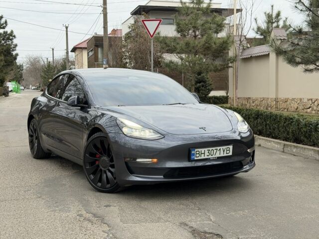 Серый Тесла Модель 3, объемом двигателя 0 л и пробегом 56 тыс. км за 23000 $, фото 1 на Automoto.ua
