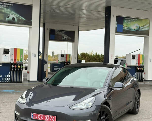 Серый Тесла Модель 3, объемом двигателя 0 л и пробегом 60 тыс. км за 22999 $, фото 14 на Automoto.ua