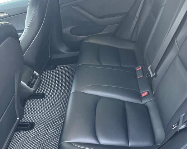 Серый Тесла Модель 3, объемом двигателя 0 л и пробегом 47 тыс. км за 18900 $, фото 16 на Automoto.ua