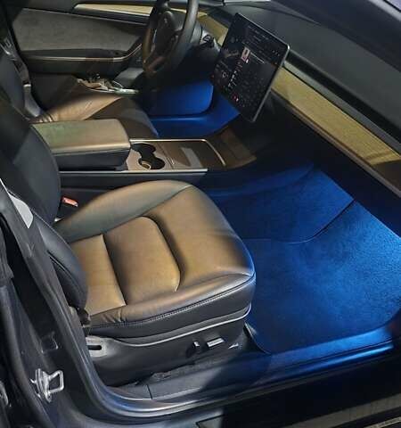 Серый Тесла Модель 3, объемом двигателя 0 л и пробегом 68 тыс. км за 21000 $, фото 5 на Automoto.ua