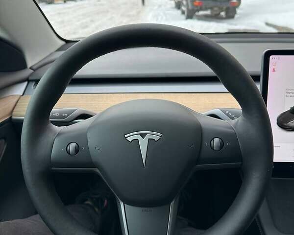 Серый Тесла Модель 3, объемом двигателя 0 л и пробегом 49 тыс. км за 18300 $, фото 16 на Automoto.ua