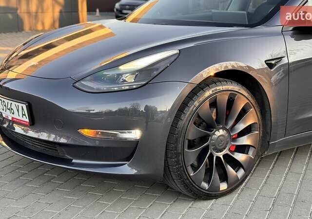 Сірий Тесла Модель 3, об'ємом двигуна 0 л та пробігом 42 тис. км за 20600 $, фото 1 на Automoto.ua