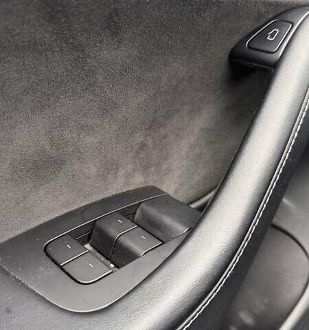 Серый Тесла Модель 3, объемом двигателя 0 л и пробегом 43 тыс. км за 25000 $, фото 14 на Automoto.ua