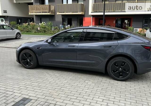 Сірий Тесла Модель 3, об'ємом двигуна 0 л та пробігом 32 тис. км за 19000 $, фото 3 на Automoto.ua
