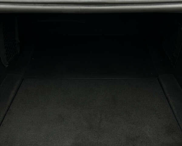 Серый Тесла Модель 3, объемом двигателя 0 л и пробегом 90 тыс. км за 20500 $, фото 17 на Automoto.ua