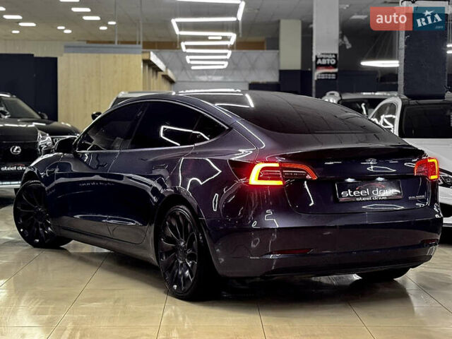 Серый Тесла Модель 3, объемом двигателя 0 л и пробегом 86 тыс. км за 23999 $, фото 6 на Automoto.ua