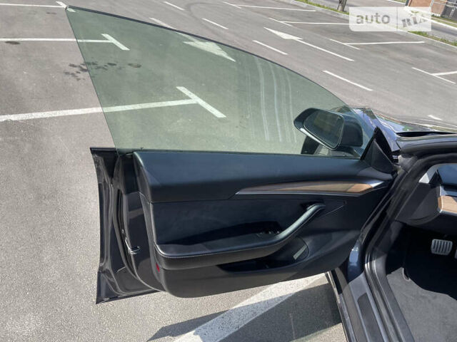 Серый Тесла Модель 3, объемом двигателя 0 л и пробегом 9 тыс. км за 24500 $, фото 42 на Automoto.ua