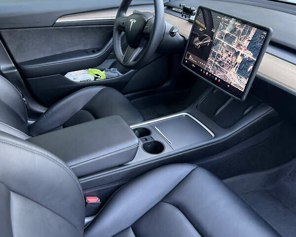 Серый Тесла Модель 3, объемом двигателя 0 л и пробегом 64 тыс. км за 23000 $, фото 24 на Automoto.ua
