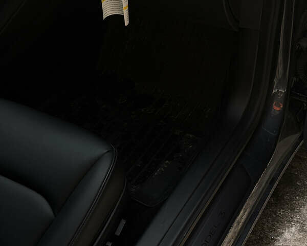 Сірий Тесла Модель 3, об'ємом двигуна 0 л та пробігом 19 тис. км за 27100 $, фото 17 на Automoto.ua