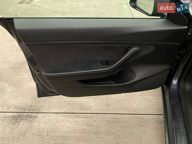 Сірий Тесла Модель 3, об'ємом двигуна 0 л та пробігом 151 тис. км за 14600 $, фото 26 на Automoto.ua