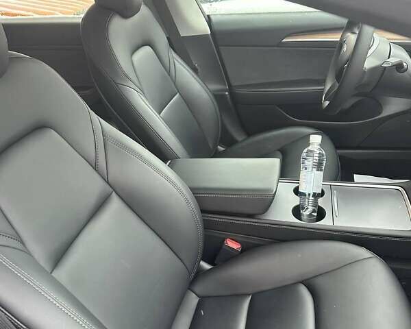 Серый Тесла Модель 3, объемом двигателя 0 л и пробегом 37 тыс. км за 17500 $, фото 13 на Automoto.ua