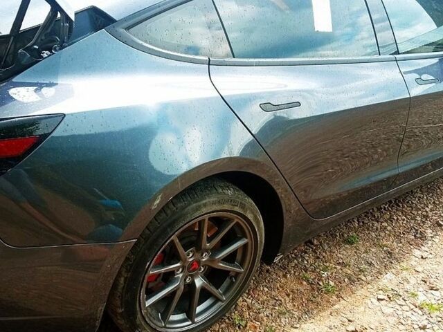 Сірий Тесла Модель 3, об'ємом двигуна 0 л та пробігом 120 тис. км за 13300 $, фото 4 на Automoto.ua