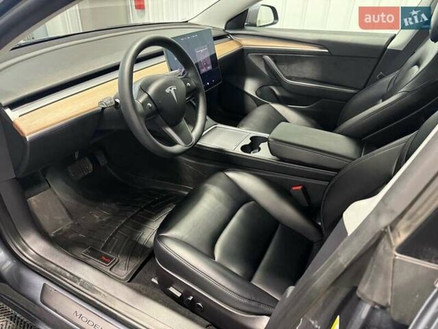 Серый Тесла Модель 3, объемом двигателя 0 л и пробегом 85 тыс. км за 20900 $, фото 14 на Automoto.ua