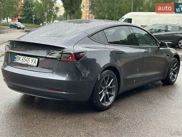 Сірий Тесла Модель 3, об'ємом двигуна 0 л та пробігом 117 тис. км за 18000 $, фото 2 на Automoto.ua