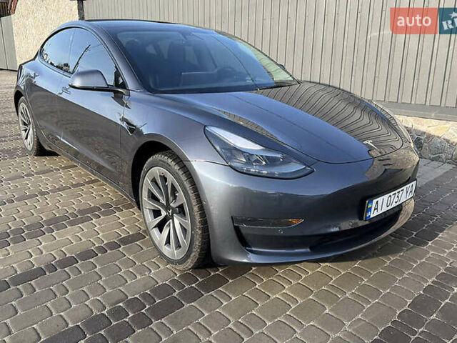 Серый Тесла Модель 3, объемом двигателя 0 л и пробегом 42 тыс. км за 16900 $, фото 4 на Automoto.ua