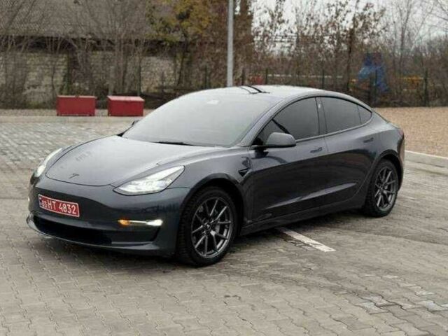 Серый Тесла Модель 3, объемом двигателя 0 л и пробегом 110 тыс. км за 17499 $, фото 4 на Automoto.ua