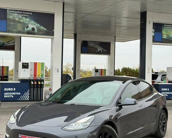 Серый Тесла Модель 3, объемом двигателя 0 л и пробегом 60 тыс. км за 22999 $, фото 6 на Automoto.ua