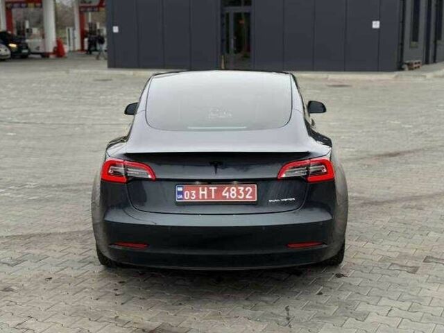 Серый Тесла Модель 3, объемом двигателя 0 л и пробегом 110 тыс. км за 17499 $, фото 7 на Automoto.ua