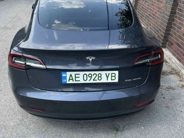 Тесла Модель 3 2021 в Днепре (Днепропетровске) на Automoto.ua Серый Тесла Модель 3, объемом двигателя 0 л и пробегом 25 тыс. км за 21200 $, фото 2 на Automoto.ua