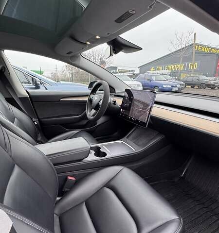 Серый Тесла Модель 3, объемом двигателя 0 л и пробегом 43 тыс. км за 25000 $, фото 10 на Automoto.ua