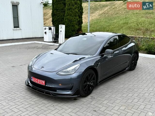 Серый Тесла Модель 3, объемом двигателя 0 л и пробегом 177 тыс. км за 16788 $, фото 3 на Automoto.ua