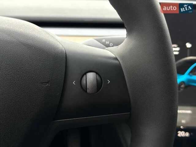 Серый Тесла Модель 3, объемом двигателя 0 л и пробегом 68 тыс. км за 19500 $, фото 13 на Automoto.ua