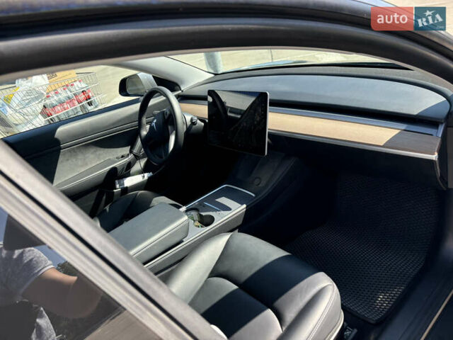 Серый Тесла Модель 3, объемом двигателя 0 л и пробегом 54 тыс. км за 20000 $, фото 4 на Automoto.ua