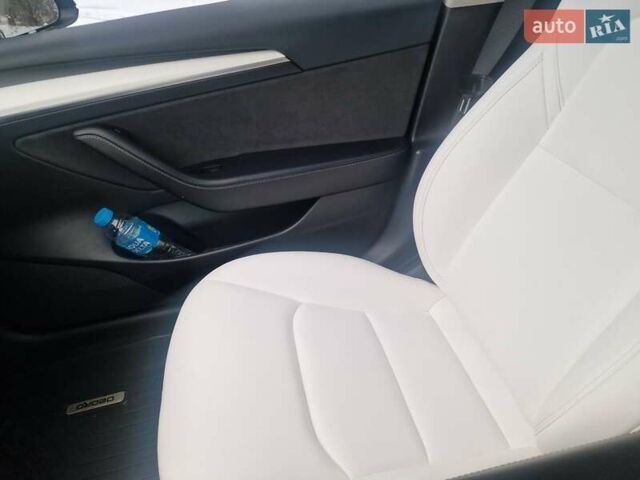 Сірий Тесла Модель 3, об'ємом двигуна 0 л та пробігом 93 тис. км за 17800 $, фото 1 на Automoto.ua