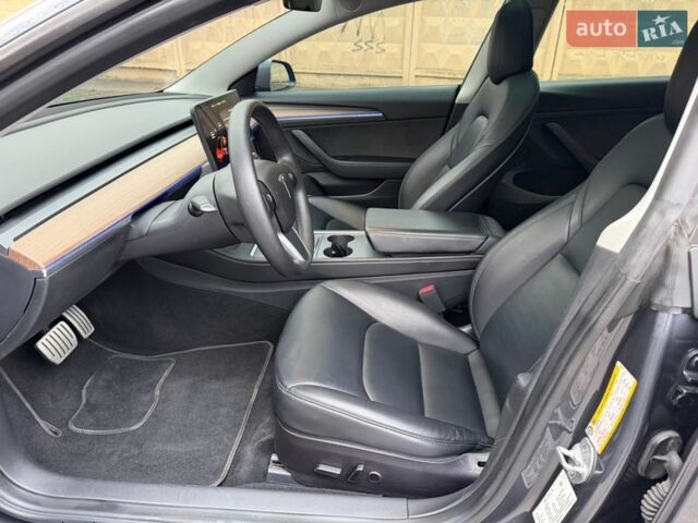 Сірий Тесла Модель 3, об'ємом двигуна 0 л та пробігом 56 тис. км за 23000 $, фото 18 на Automoto.ua