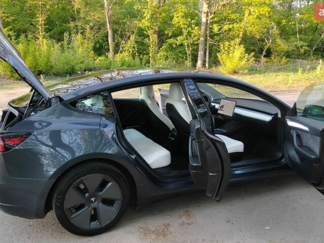Сірий Тесла Модель 3, об'ємом двигуна 0 л та пробігом 156 тис. км за 16500 $, фото 6 на Automoto.ua