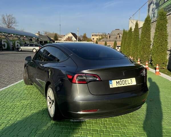 Сірий Тесла Модель 3, об'ємом двигуна 0 л та пробігом 69 тис. км за 23900 $, фото 1 на Automoto.ua