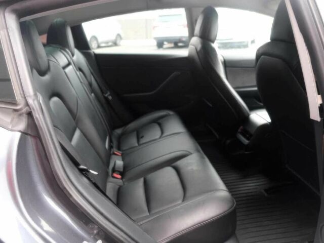 Сірий Тесла Модель 3, об'ємом двигуна 0 л та пробігом 16 тис. км за 9800 $, фото 13 на Automoto.ua