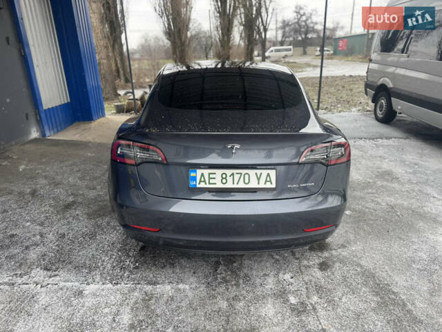 Серый Тесла Модель 3, объемом двигателя 0 л и пробегом 71 тыс. км за 20500 $, фото 1 на Automoto.ua