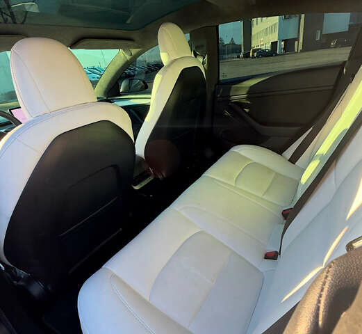 Серый Тесла Модель 3, объемом двигателя 0 л и пробегом 50 тыс. км за 24500 $, фото 21 на Automoto.ua