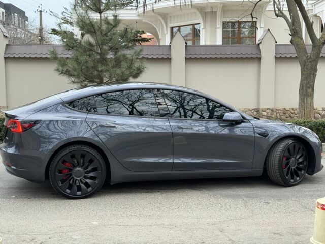 Серый Тесла Модель 3, объемом двигателя 0 л и пробегом 56 тыс. км за 23000 $, фото 2 на Automoto.ua