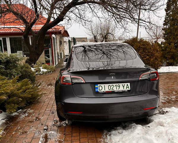 Серый Тесла Модель 3, объемом двигателя 0 л и пробегом 89 тыс. км за 17800 $, фото 3 на Automoto.ua