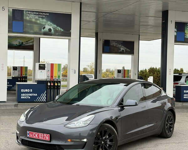 Серый Тесла Модель 3, объемом двигателя 0 л и пробегом 60 тыс. км за 22999 $, фото 11 на Automoto.ua