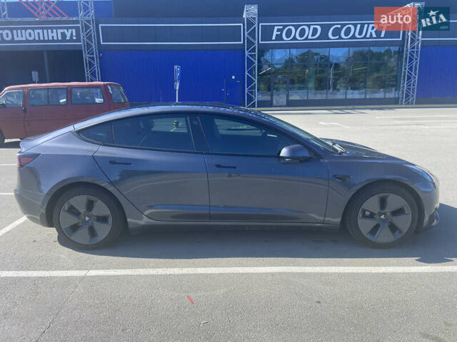 Серый Тесла Модель 3, объемом двигателя 0 л и пробегом 73 тыс. км за 26000 $, фото 4 на Automoto.ua