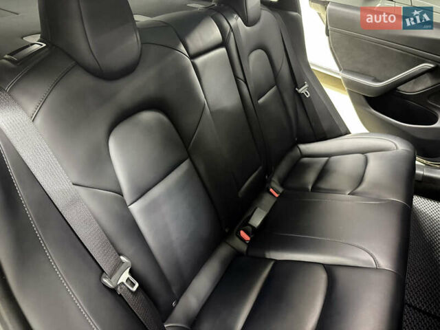 Серый Тесла Модель 3, объемом двигателя 0 л и пробегом 86 тыс. км за 23999 $, фото 14 на Automoto.ua