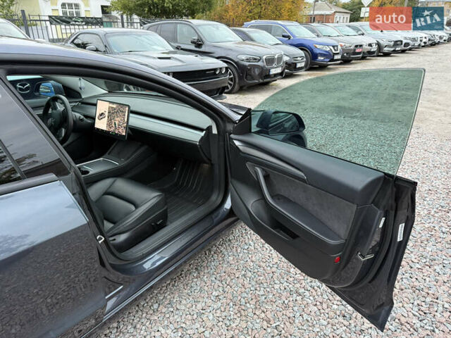 Серый Тесла Модель 3, объемом двигателя 0 л и пробегом 75 тыс. км за 20700 $, фото 30 на Automoto.ua