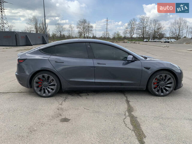 Серый Тесла Модель 3, объемом двигателя 0 л и пробегом 81 тыс. км за 24500 $, фото 2 на Automoto.ua