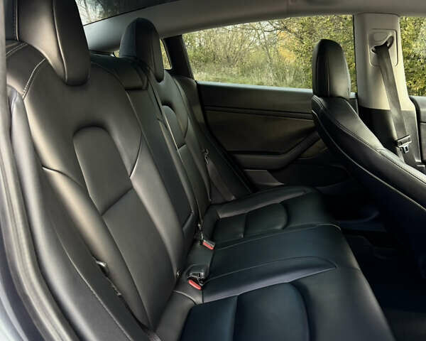 Тесла Модель 3 2021 у Бердичеве на Automoto.ua Сірий Тесла Модель 3, об'ємом двигуна 0 л та пробігом 82 тис. км за 23000 $, фото 8 на Automoto.ua