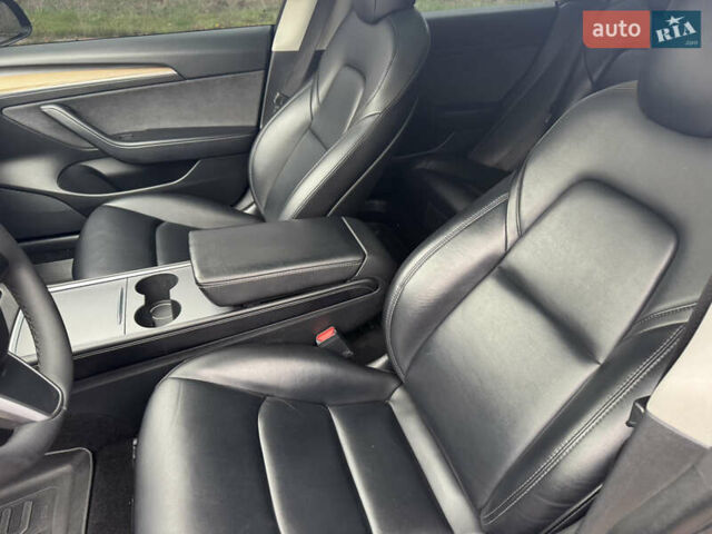 Сірий Тесла Модель 3, об'ємом двигуна 0 л та пробігом 203 тис. км за 17000 $, фото 18 на Automoto.ua