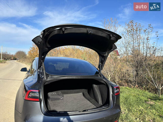 Сірий Тесла Модель 3, об'ємом двигуна 0 л та пробігом 73 тис. км за 34900 $, фото 12 на Automoto.ua
