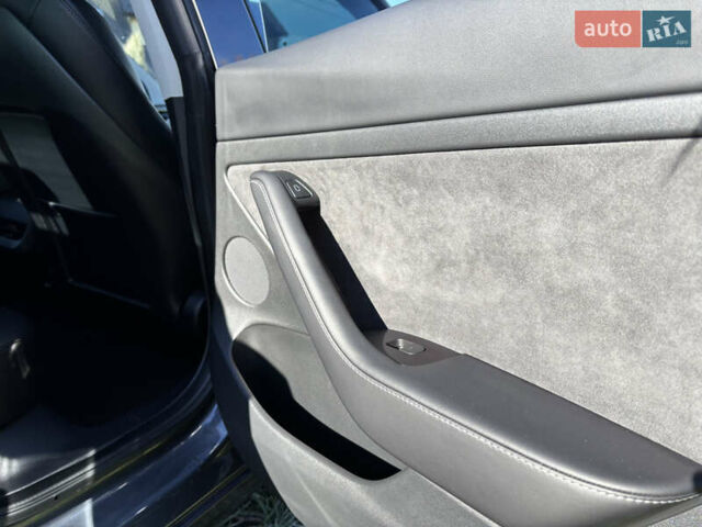 Сірий Тесла Модель 3, об'ємом двигуна 0 л та пробігом 73 тис. км за 34900 $, фото 17 на Automoto.ua