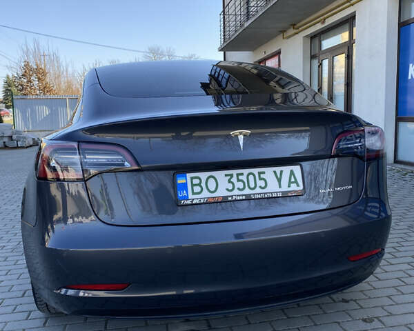 Серый Тесла Модель 3, объемом двигателя 0 л и пробегом 73 тыс. км за 24000 $, фото 4 на Automoto.ua