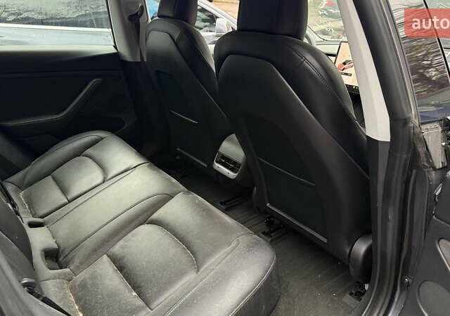 Сірий Тесла Модель 3, об'ємом двигуна 0 л та пробігом 57 тис. км за 13900 $, фото 5 на Automoto.ua