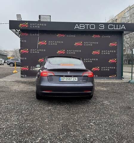 Серый Тесла Модель 3, объемом двигателя 0 л и пробегом 43 тыс. км за 25000 $, фото 3 на Automoto.ua