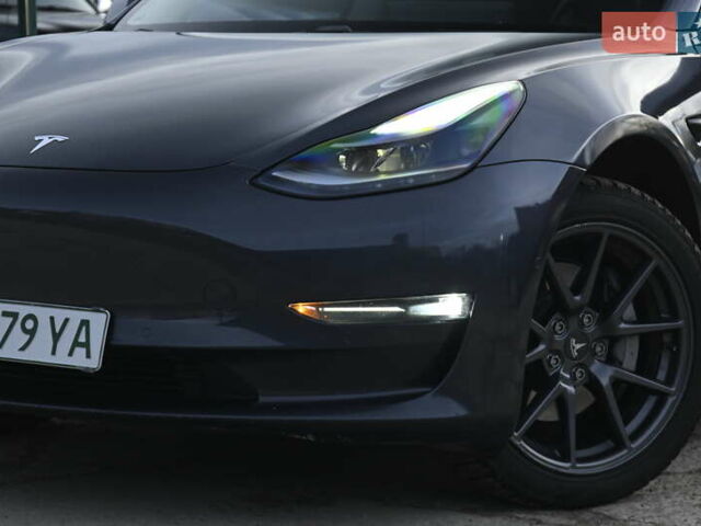 Серый Тесла Модель 3, объемом двигателя 0 л и пробегом 84 тыс. км за 22500 $, фото 9 на Automoto.ua